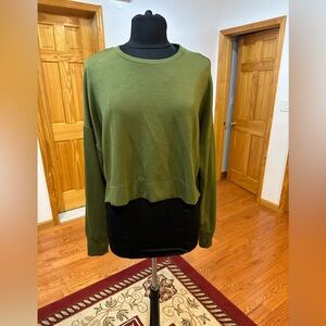Better /Together olive Green  Long Sleeve stretch soft cropped sweater size L
